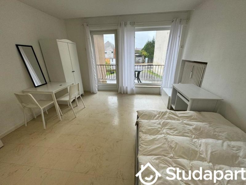 Chambre - 9 m² - 1 pièce