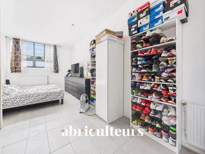 Loft - 117 m² - 6 pièces