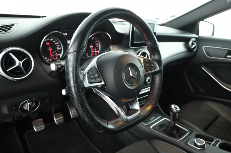 Mercedes Gla 180 122 ch