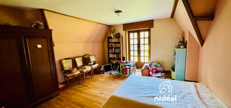 Maison - 373 m² - 16 pièces