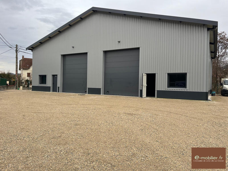 Local d'activités - 188 m²