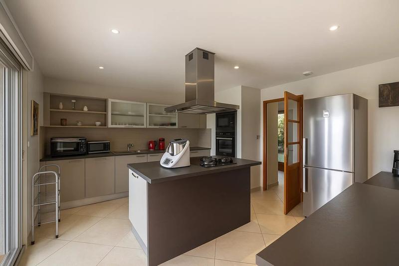 Maison - 202 m² - 5 pièces