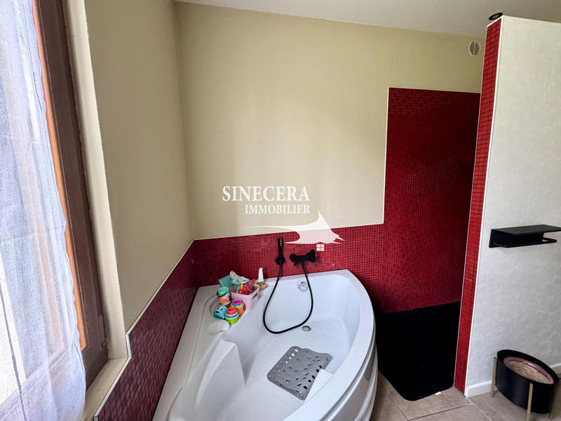 Maison - 243 m² - 10 pièces