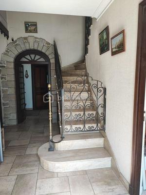 Maison de maîtres - 380 m² - 10 pièces