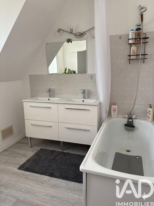 Maison - 90 m² - 5 pièces