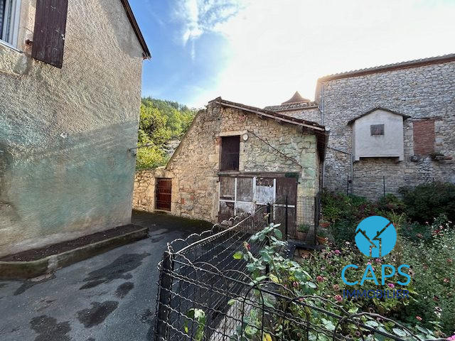 Maison - 99 m² - 5 pièces