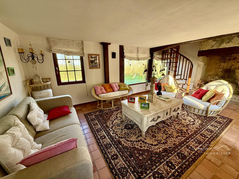 Maison - 322 m² - 7 pièces