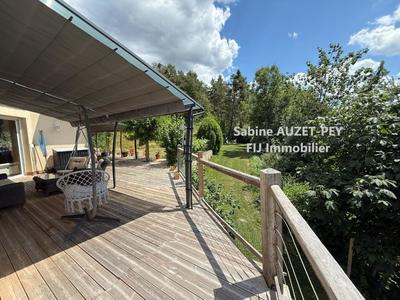 Maison - 300 m² - 15 pièces