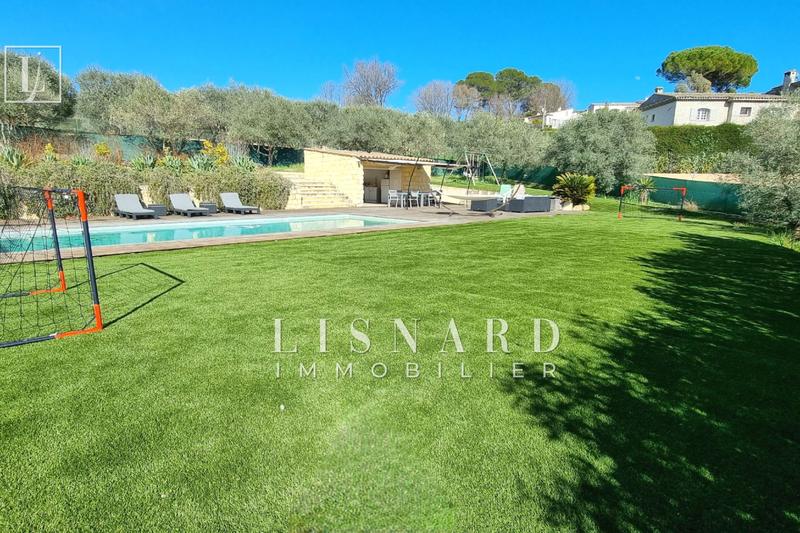 Maison - 180 m² - 5 pièces