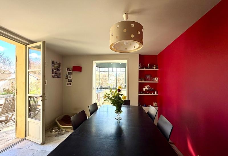 Maison - 210 m² - 8 pièces