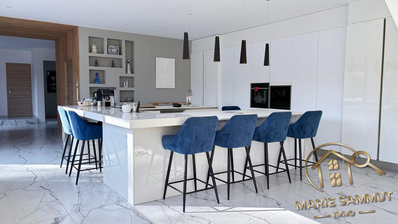 Maison contemporaine - 304 m² - 6 pièces