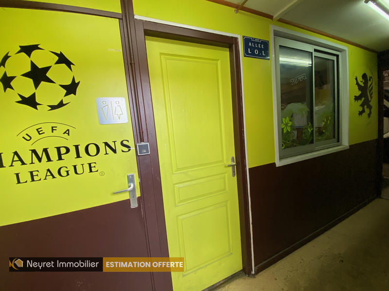 Local d'activités - 253 m²