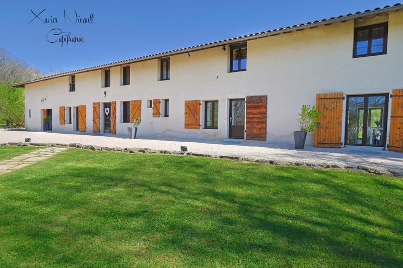 Longère - 355 m² - 11 pièces