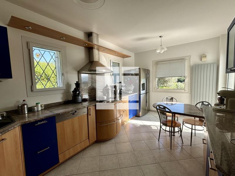 Villa - 166 m² - 6 pièces