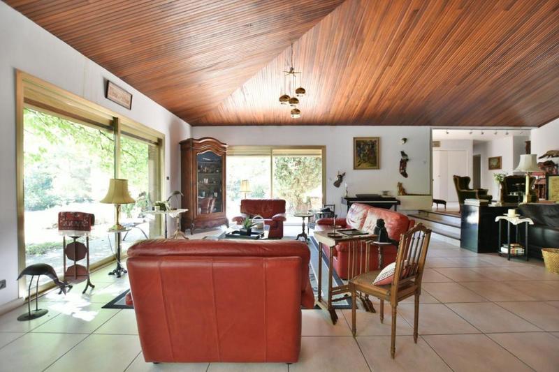 Maison - 252 m² - 10 pièces