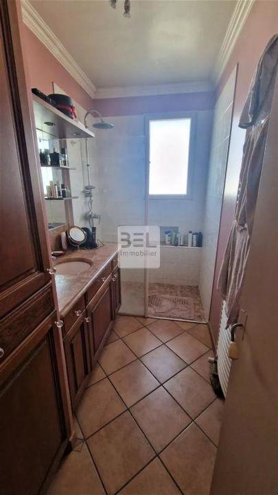 Maison - 181 m² - 8 pièces