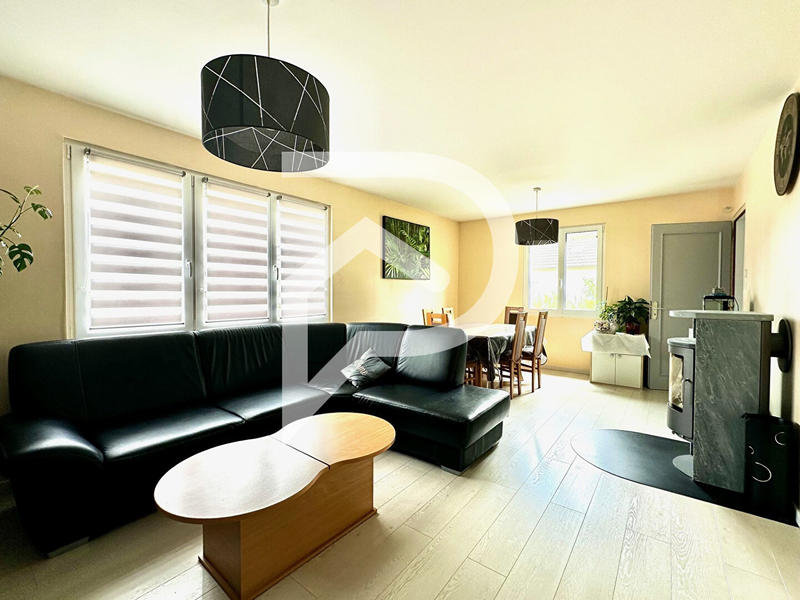 Maison - 95 m² - 5 pièces