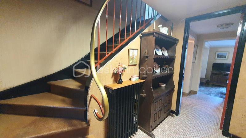 Maison - 180 m² - 7 pièces