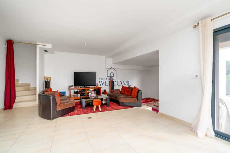 Maison contemporaine - 143 m² - 6 pièces