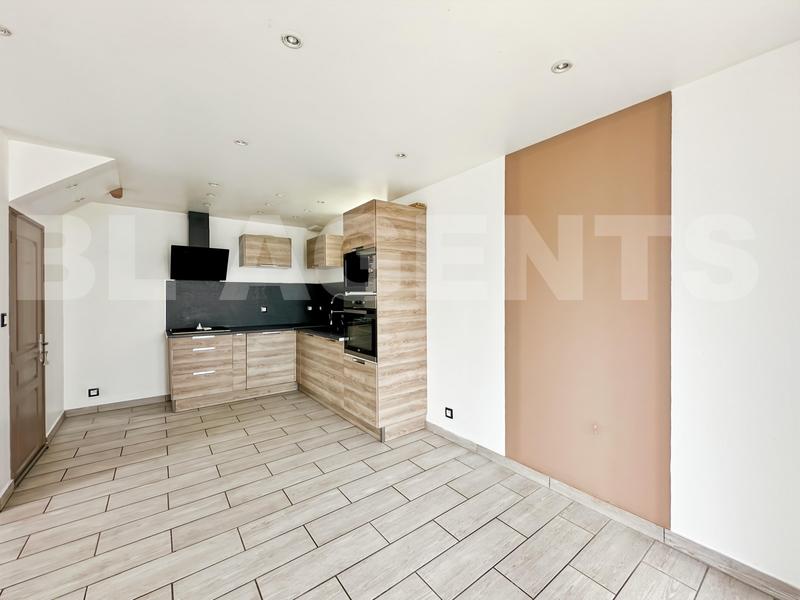 Maison - 102 m² - 6 pièces