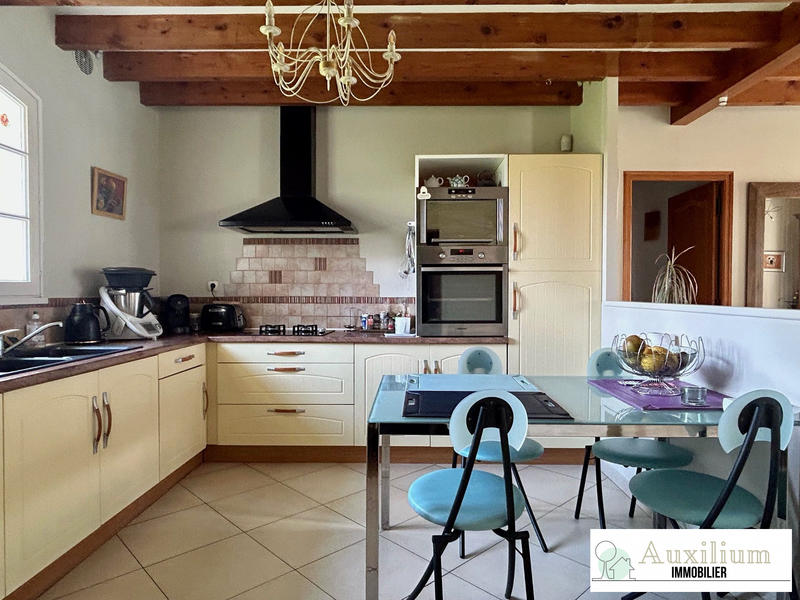 Maison traditionnelle - 146 m² - 6 pièces