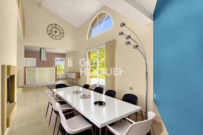 Maison - 188 m² - 7 pièces