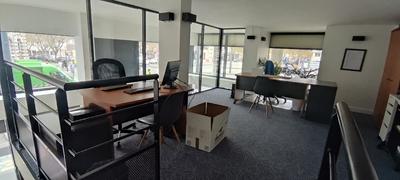 Local commercial - 220 m² - 8 pièces