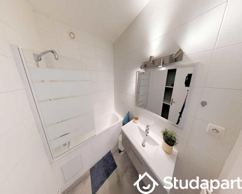 Chambre - 100 m² - 1 pièce