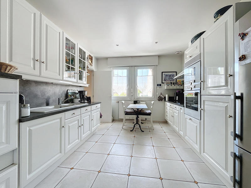 Maison - 212 m² - 6 pièces