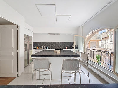 Appartement - 168 m² - 5 pièces