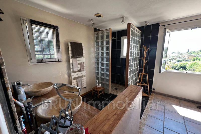 Villa - 280 m² - 7 pièces