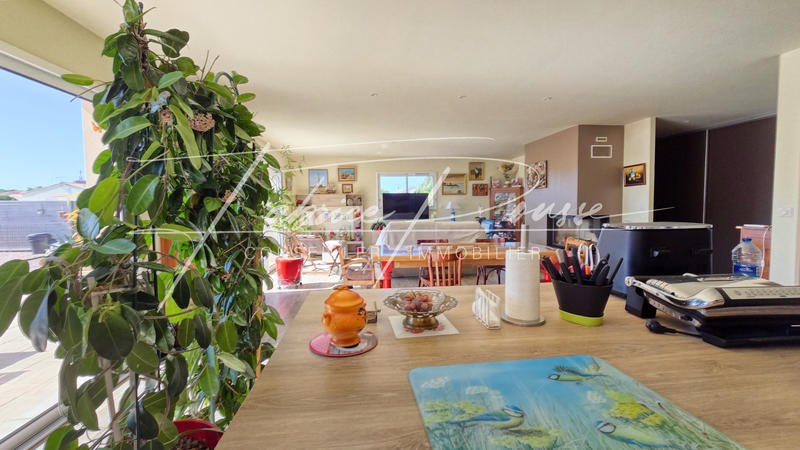 Propriété - 195 m² - 6 pièces