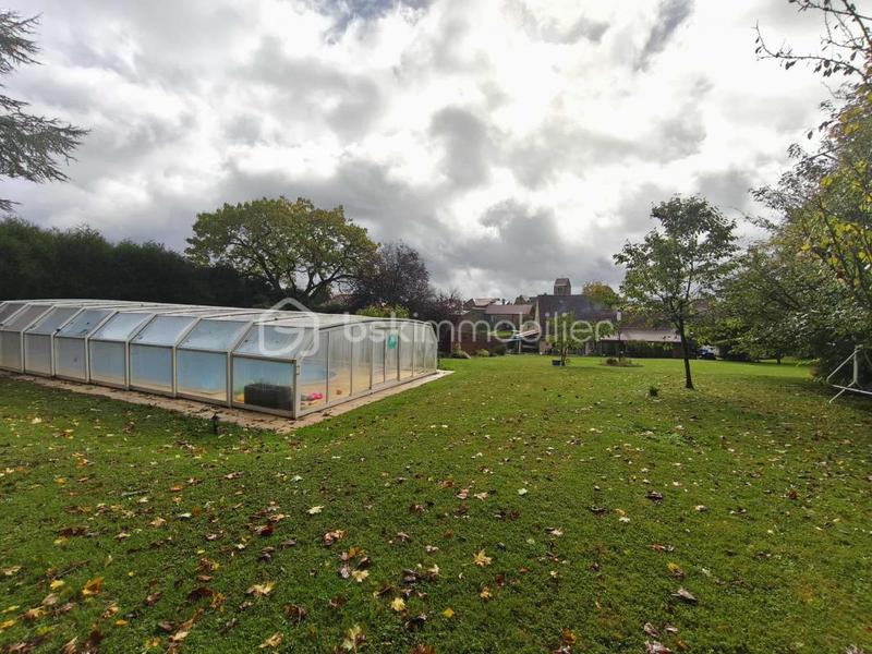 Maison - 213 m² - 8 pièces