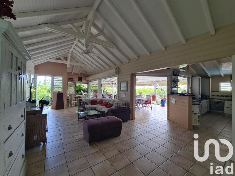 Maison - 140 m² - 6 pièces