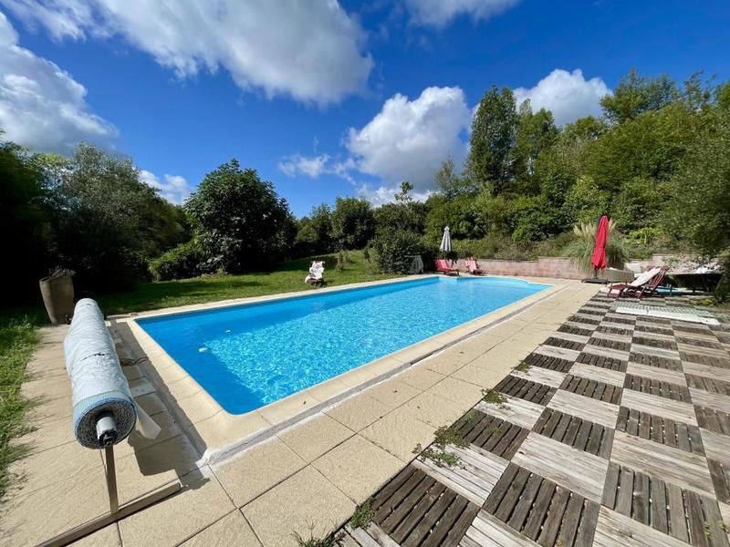 Maison - 293 m² - 11 pièces