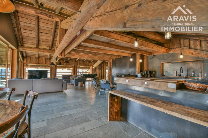 Châlet - 340 m² - 10 pièces