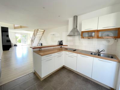 Loft - 96 m² - 5 pièces