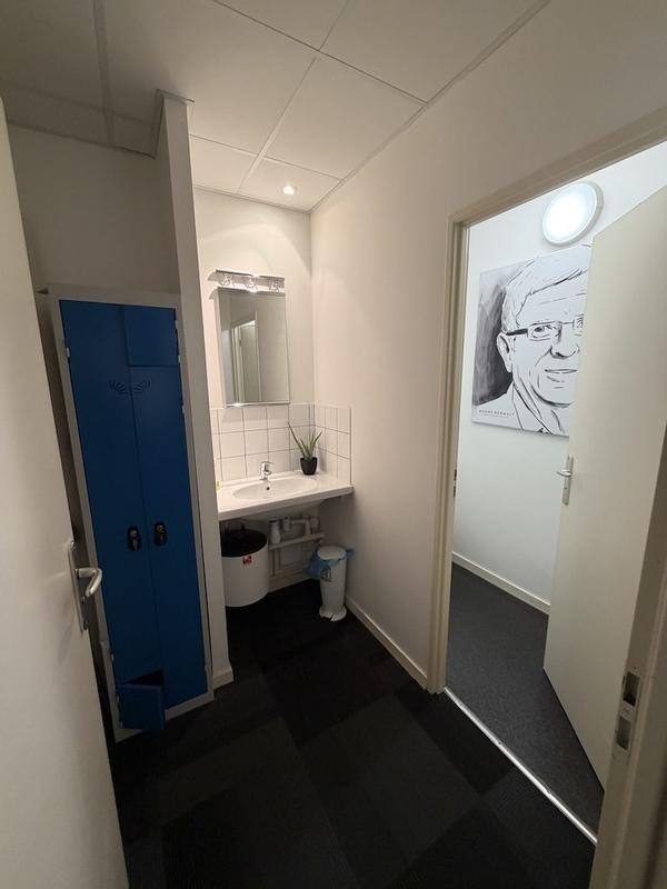 Local commercial - 676 m² - 5 pièces