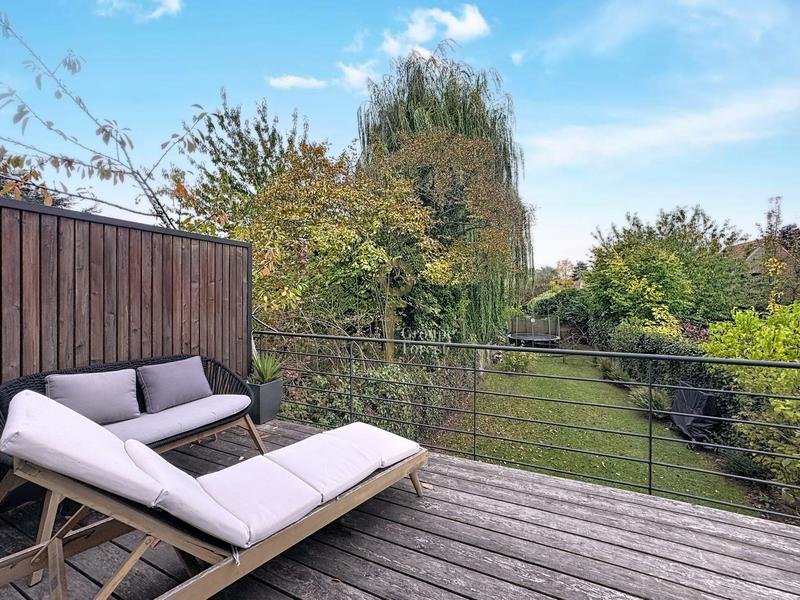 Maison - 180 m² - 7 pièces