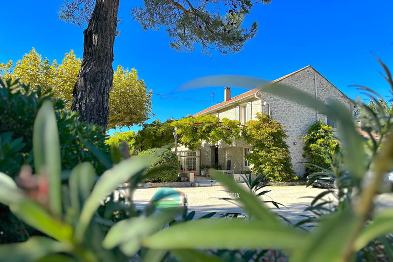 Propriété - 408 m² - 15 pièces