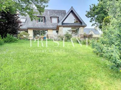 Maison - 157 m² - 7 pièces