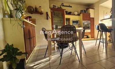 Maison - 153 m² - 9 pièces