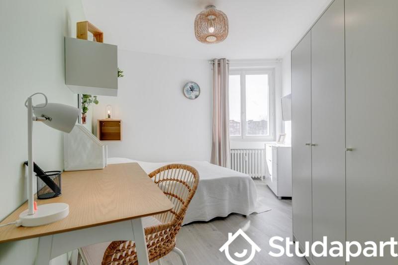 Chambre - 11 m² - 1 pièce