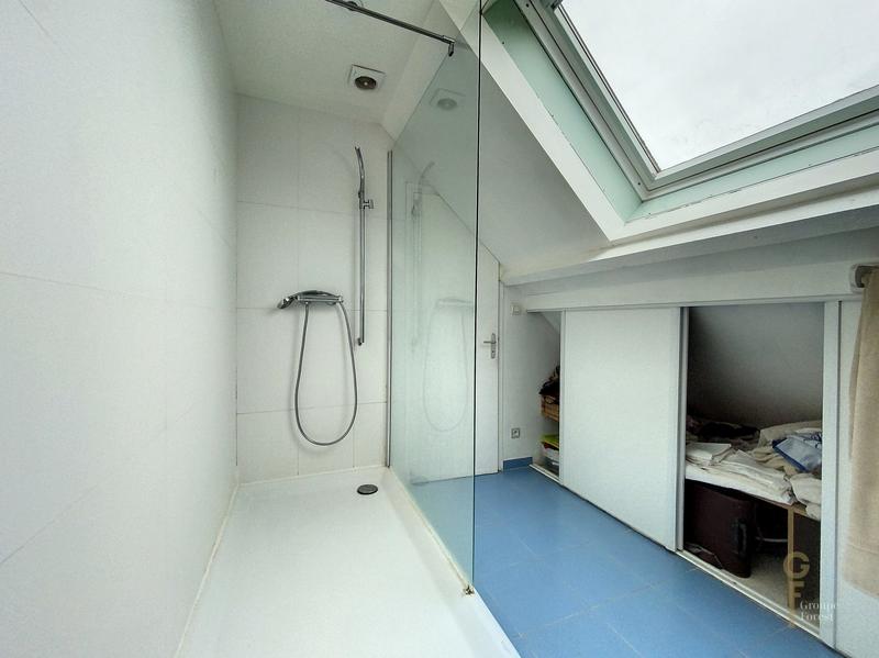 Maison - 195 m² - 7 pièces