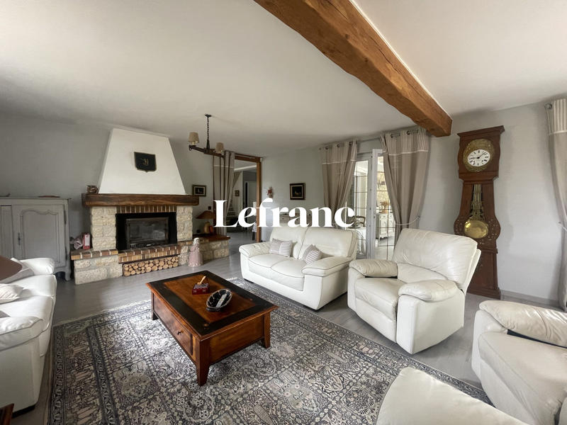 Maison - 217 m² - 10 pièces