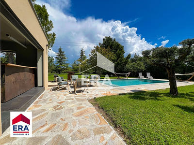 Maison - 183 m² - 6 pièces