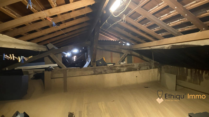 Maison - 230 m² - 7 pièces