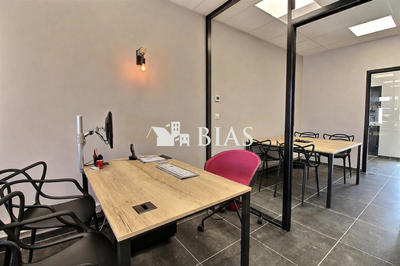 Fonds de commerce - Local commercial - 61 m²