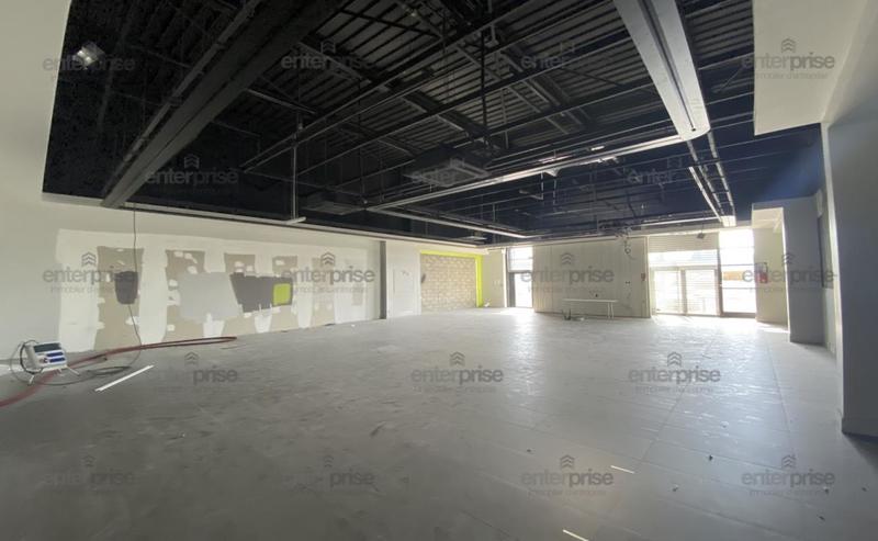 Local commercial - 256 m²