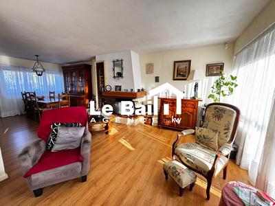 Maison - 111 m² - 5 pièces